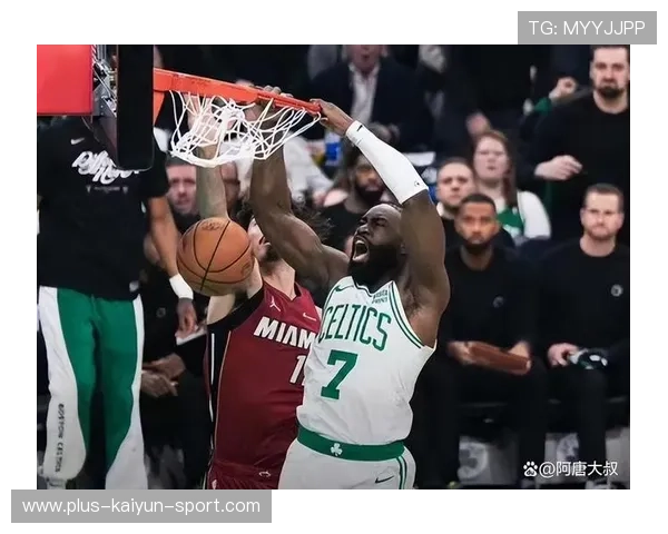 凯尔特人三巨头合砍 85 分，联盟第一稳如泰山